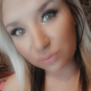 LusciousLindz live cam video preview
