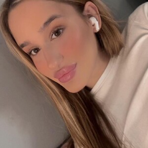 Nikole18 video