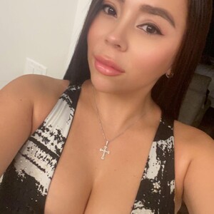 Lindaivonny live cam video preview