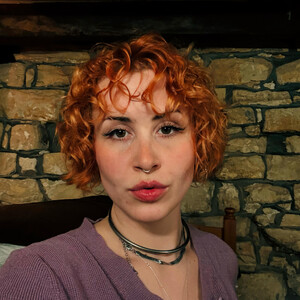 Bellazeebub Young webcam from United Kingdom