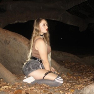 BombShellJen webcam profile - Bangladeshi