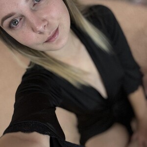 BreeAngel Sex Toy webcam from Ukraine