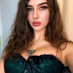 GlamGoddessa Woman webcam from Ukraine