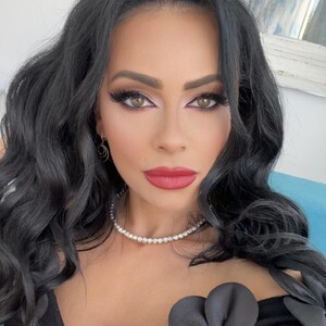Miss_Raysa webcam profile - Greek