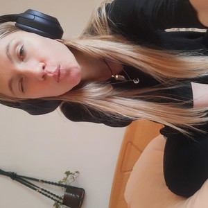 Sun_Sol Woman webcam from Ukraine